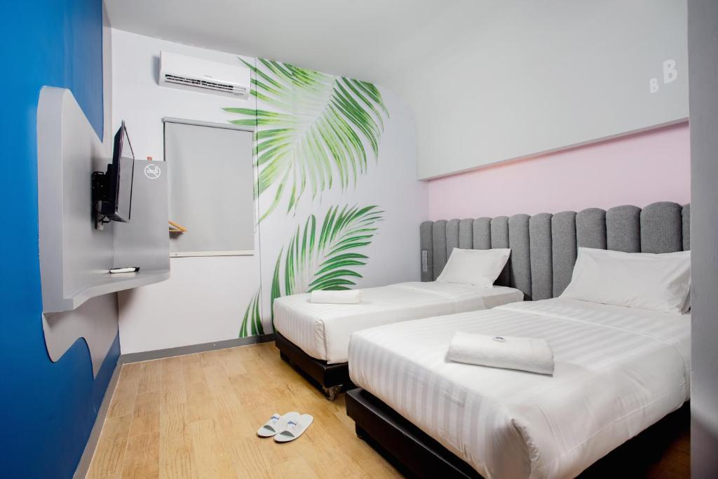 J Hotel Medan Exterior photo