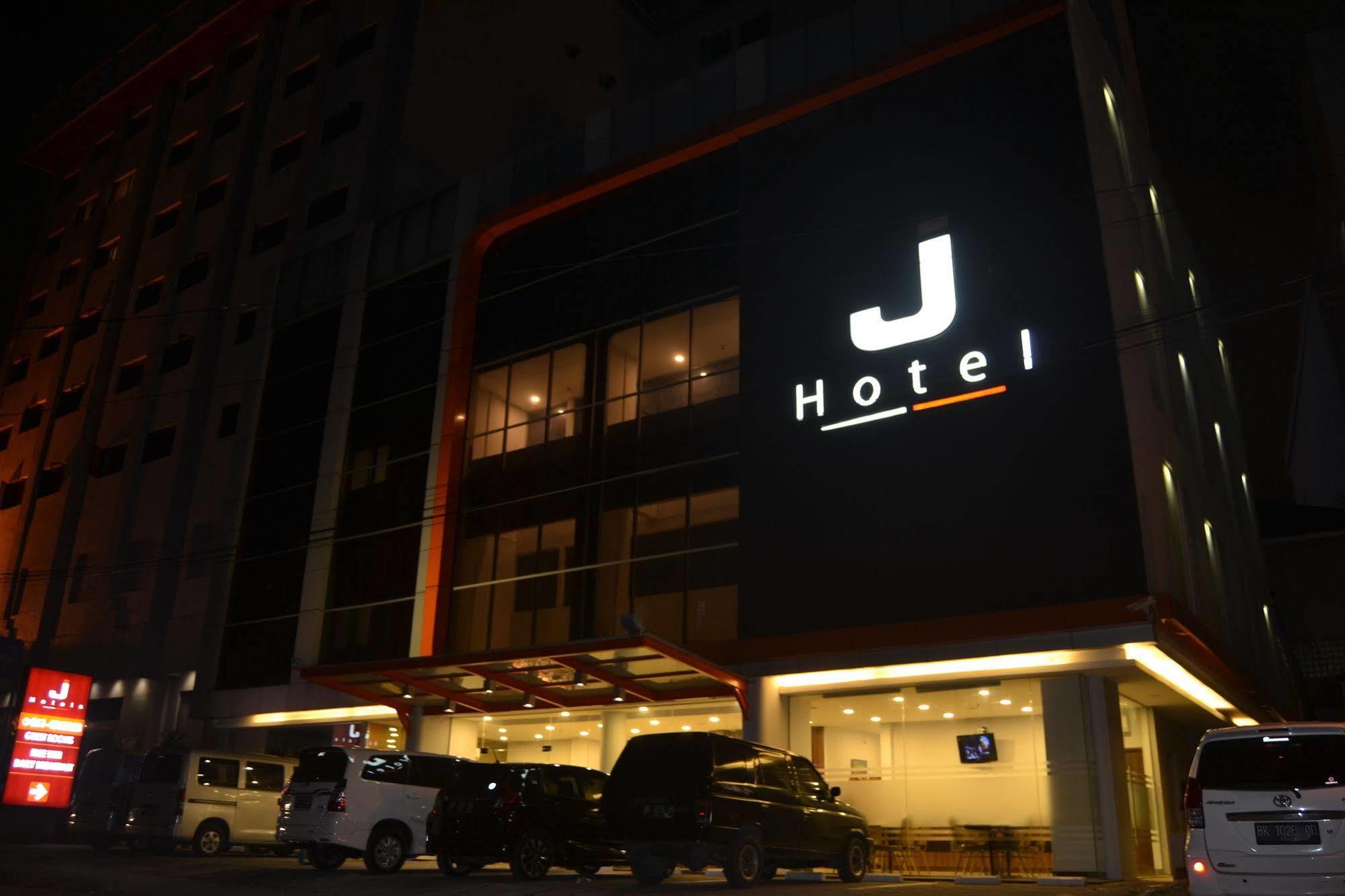 J Hotel Medan Exterior photo